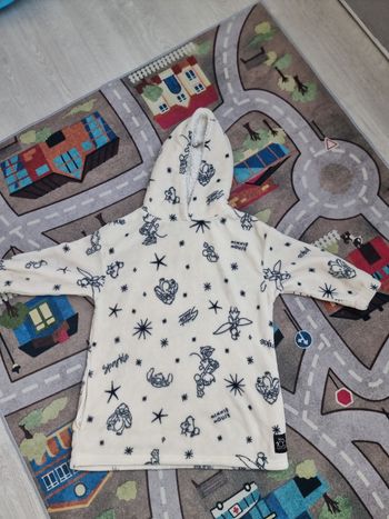 Pull disney parfait état 7ans