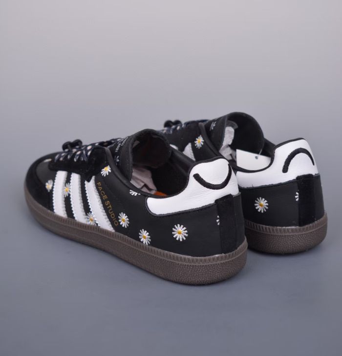 adidas Samba OG x atmos x FACE 'Embroidered Daisies' Taille 38 - photo numéro 3