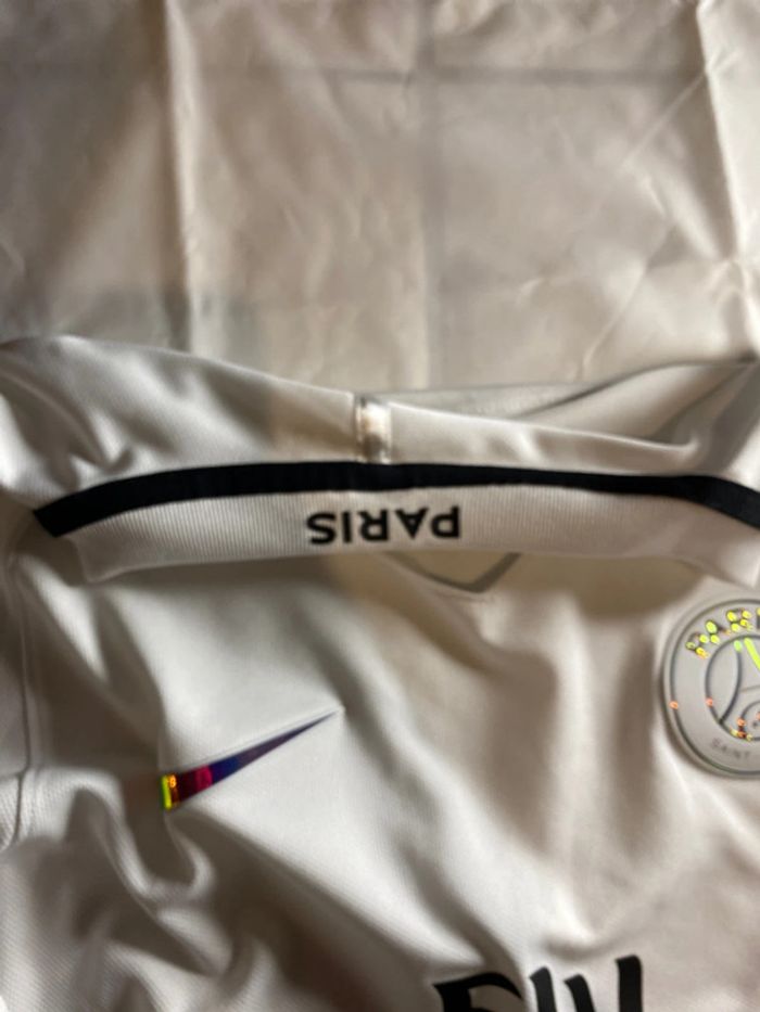 Haut de maillot de foot brillant paris saint germain nike 2018 - photo numéro 3