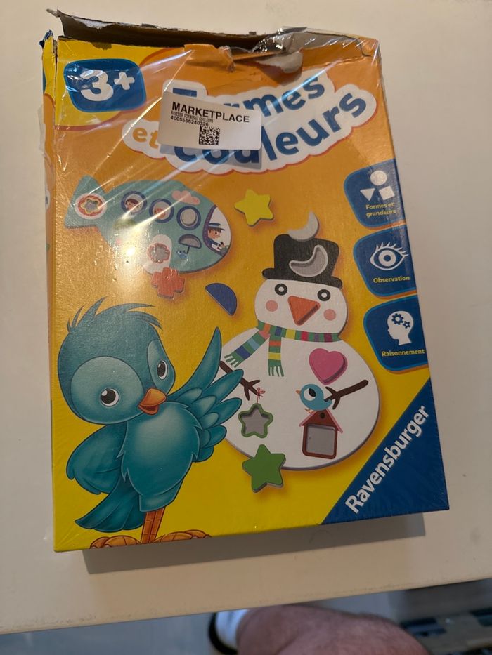 Ravensburger forme, et couleur boîte très abîmée neuf