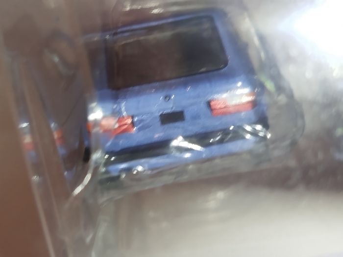 Greenlight 1982 Volkswagen Golf GTI  1/64 - photo numéro 6