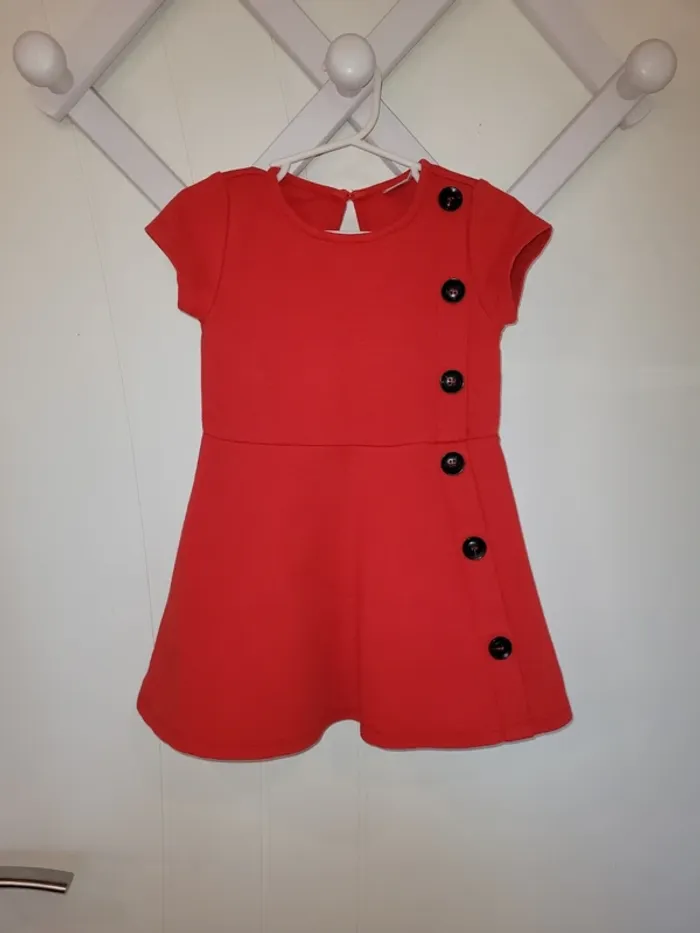 Superbe robe rouge évasée 💃 - photo numéro 2