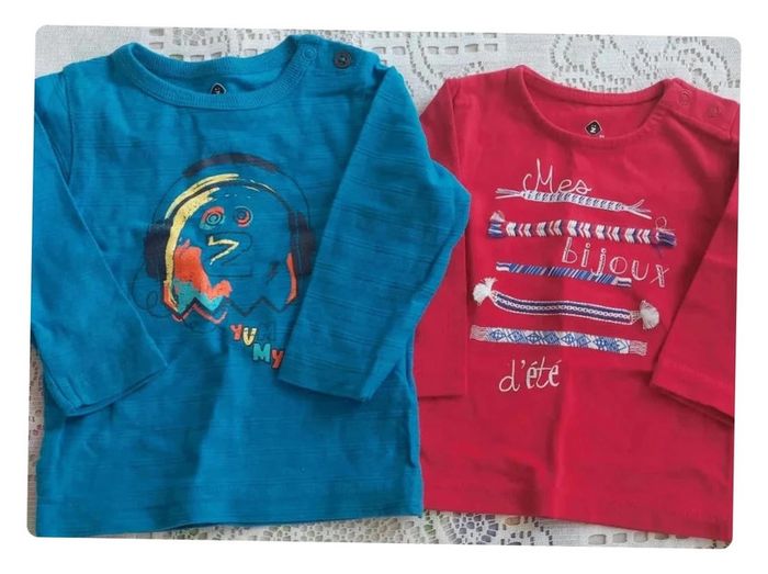 Lot de 2 tee-shirts, ML, bleu et rouge, Grain de blé, en très bon état, taille 3 mois