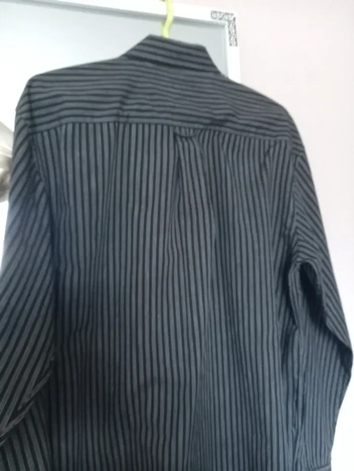 Chemise noire à rayures - photo numéro 6
