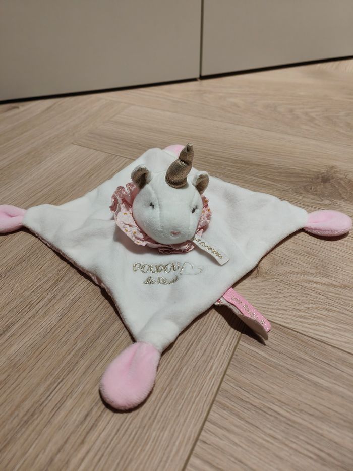 Doudou licorne