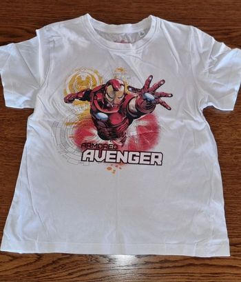 T-shirt avengers 8 ans
