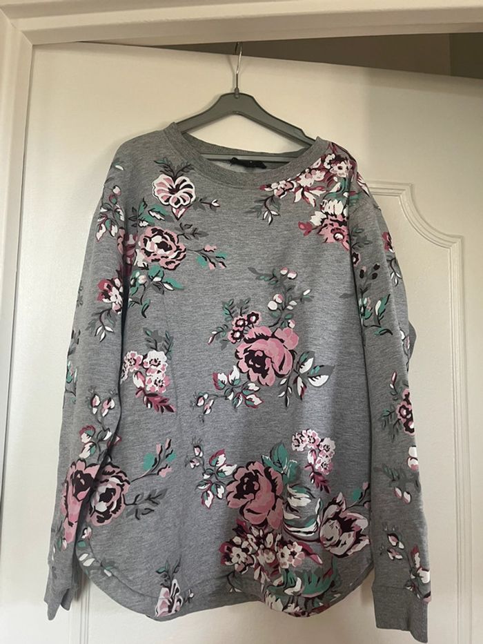Pull à fleurs