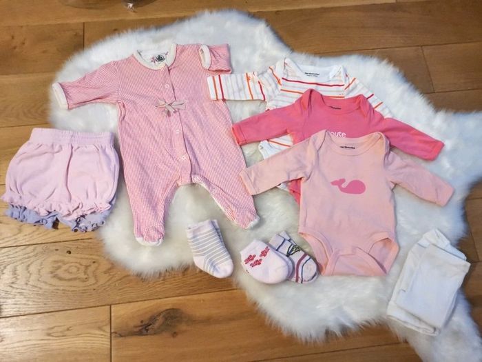 Lot de bodies baby et dors bien de naissance