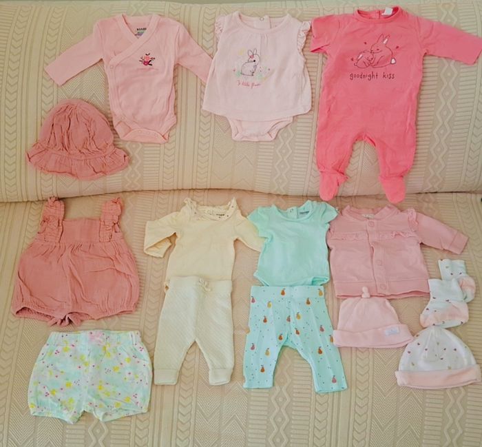 Lot vêtements bébé fille