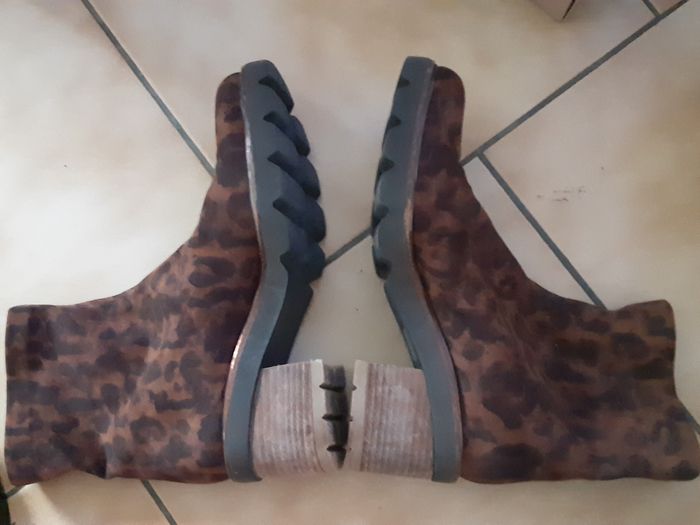 jolies bottines imprimés léopard de la marque espagno "mascaro" etat neuf t 37