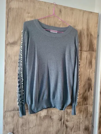 Joli pull avec perles