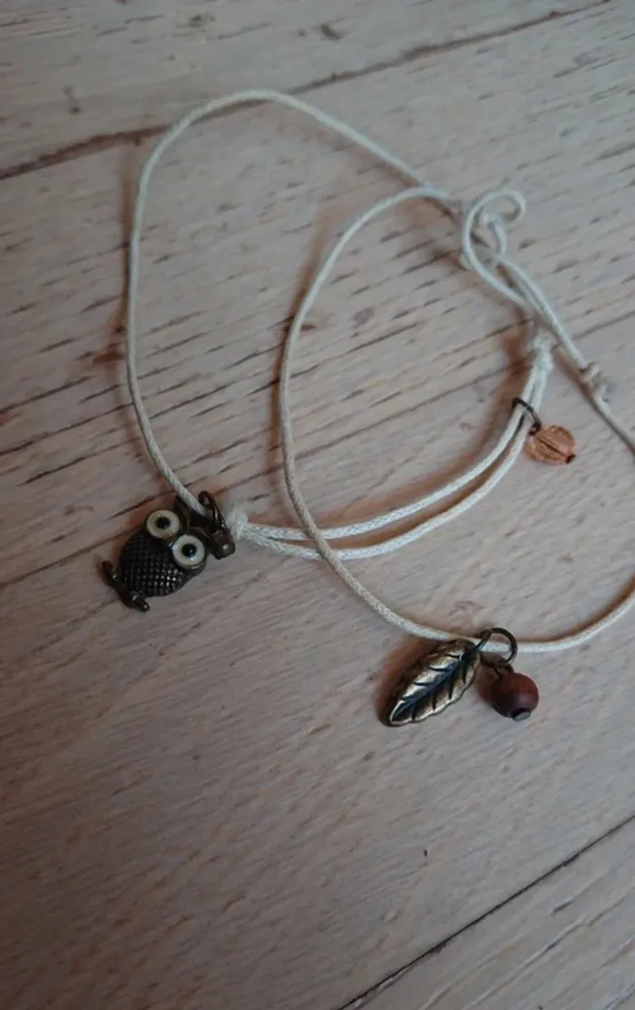 Lot 2 bracelets fantaisie fin beige hibou et feuille - photo numéro 2