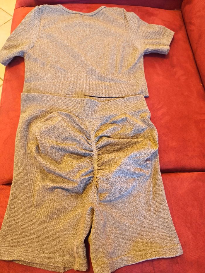 Ensemble short grossesse et top - photo numéro 2