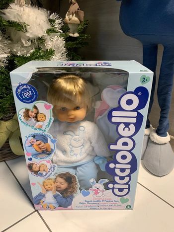 Poupée Ciccibello câlins neuf