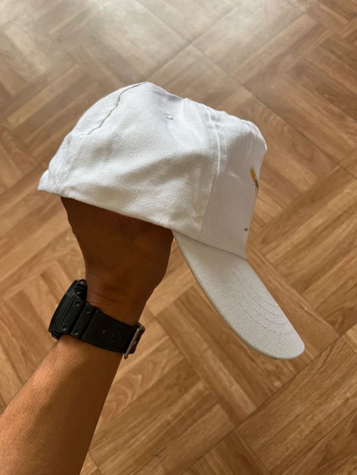 Casquette blanche avec motifs McDo collector - photo numéro 2