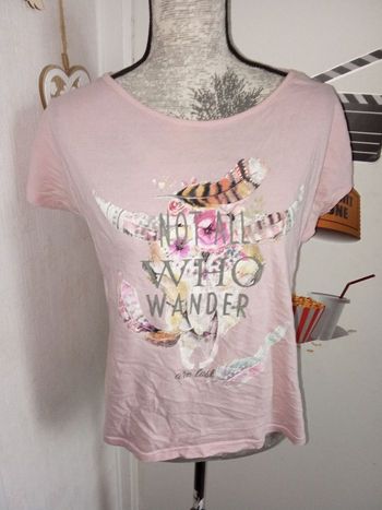 Blouse, tunique femme manche courte rose pâle, motif plume, taille 38,40 été