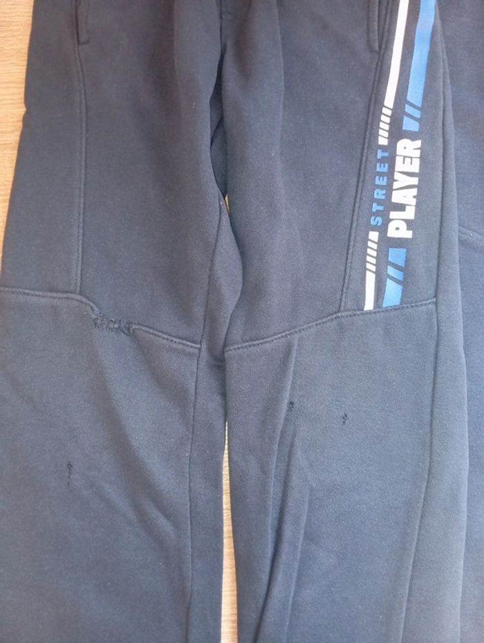 Lot 5 bas de jogging avec accros taille 8ans - photo numéro 3