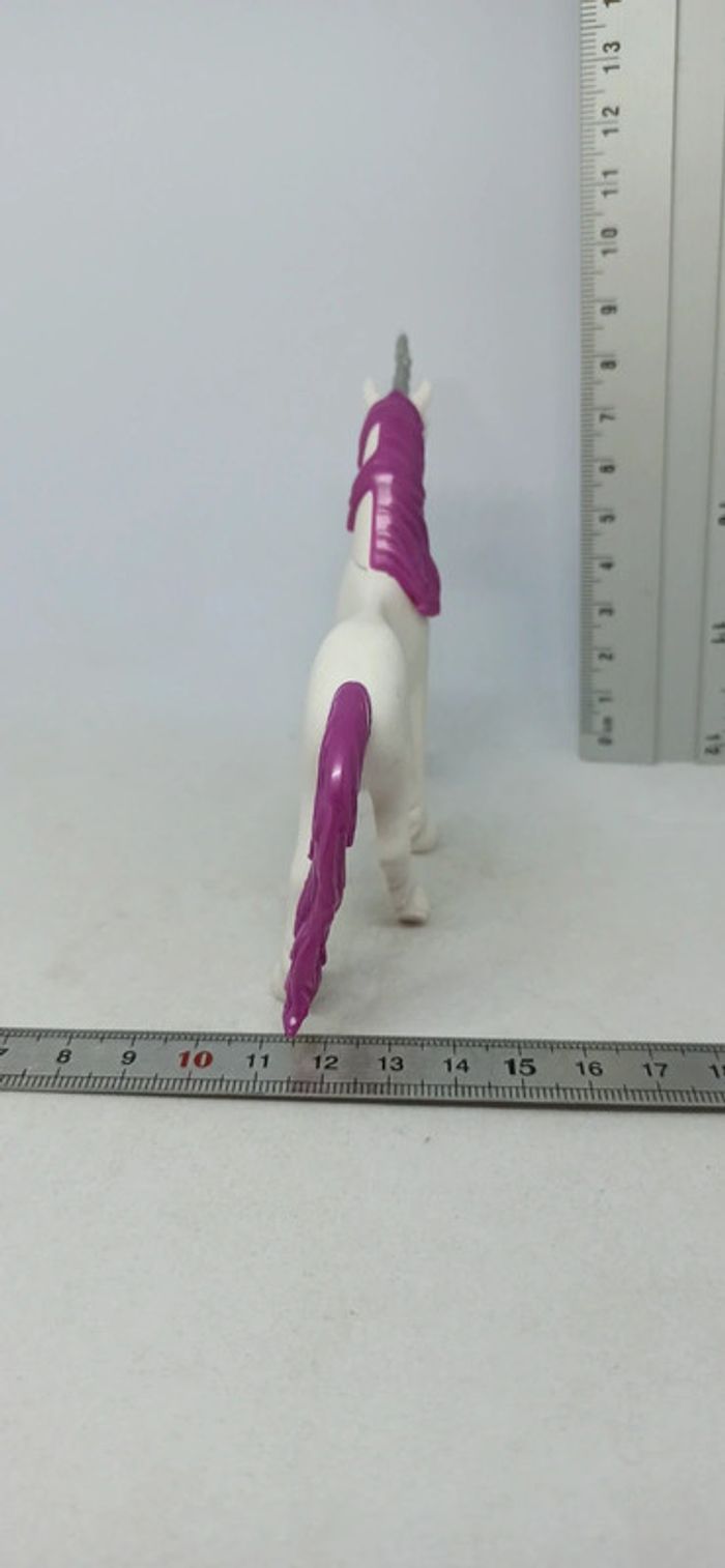 Licorne queue et crinière violettes avec corne grise playmobil - photo numéro 4