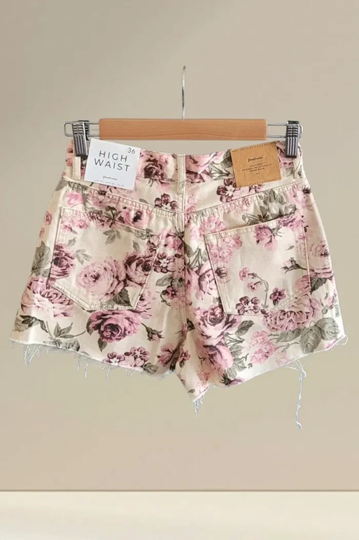 Short Stradivarius Taille 36 - photo numéro 5