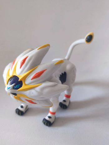 Figurine solgaleo Pokémon / McDo 2017