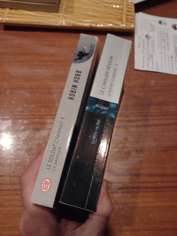 Lot Robin hobb. Le soldat chamane 1 et 2 - photo numéro 2