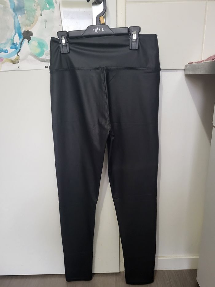 Pantalon simili taille M - photo numéro 2