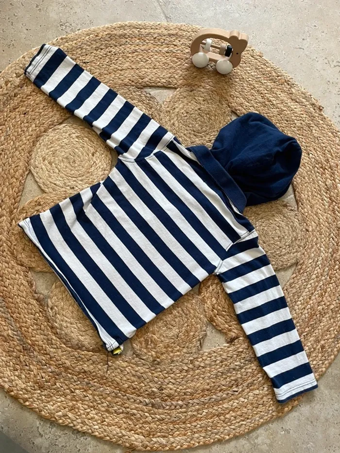 T-shirt manches longues avec capuche 24 mois - photo numéro 2