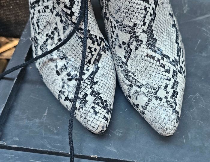 🪷bottines a talons motif serpent - photo numéro 2
