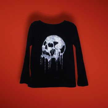 tee shirt tête de mort fille 4/6 ans