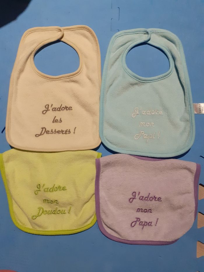 Lot de 4 bavoirs bébé - photo numéro 1