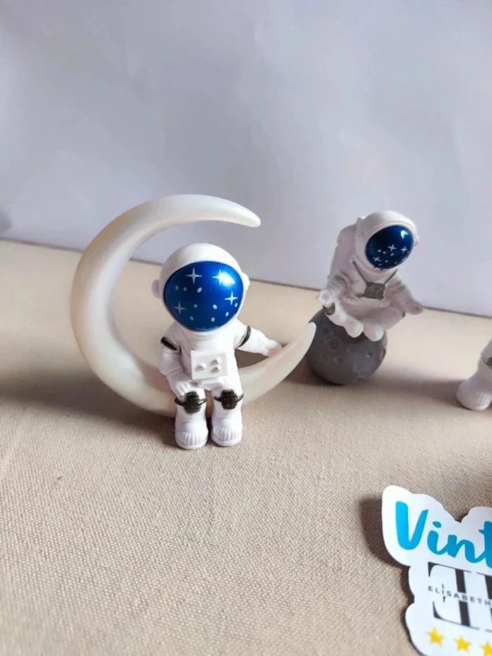 Lot de 4 figurine astronautes - photo numéro 2