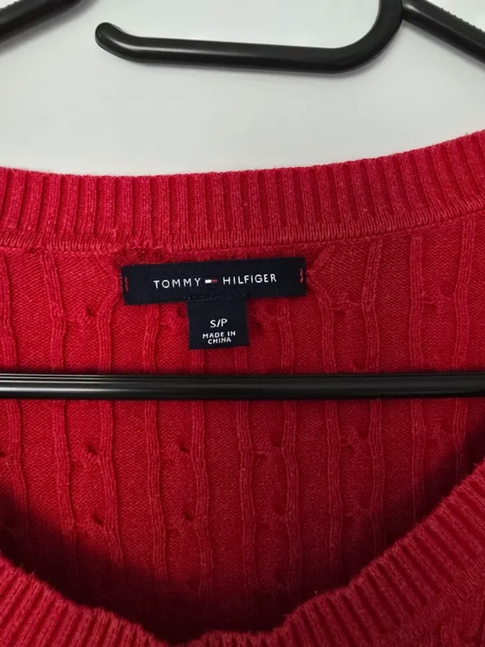 Pull en maille rouge Tommy Hilfiger - photo numéro 3
