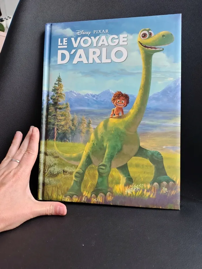 Livre Le voyage d' arlo Disney Pixar hachette collection grand format 3+ - photo numéro 2