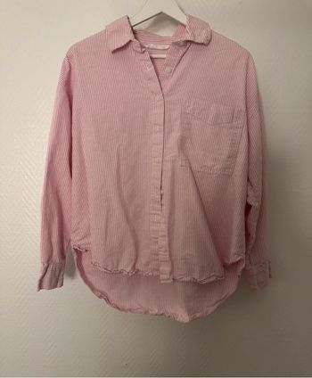 Chemise à rayures rose et blanche