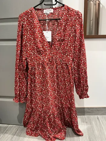 Robe fleurie rouge