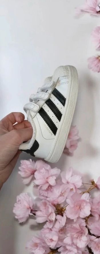 🎀 Chaussures Adidas Superstar enfant pointure 22🎀