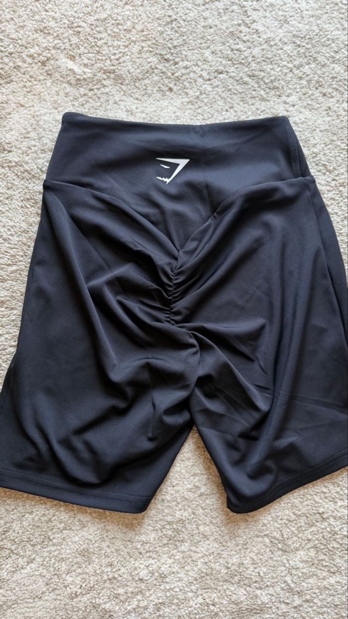 Gymshark Power Tight Shorts Noir Femme – Taille S Body Fit – Short Sport Fitness Musculation – Neuf - photo numéro 4