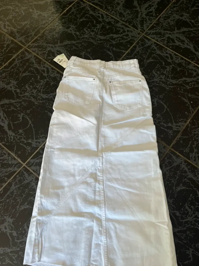 Jupe blanche 36 neuf pollué - photo numéro 4