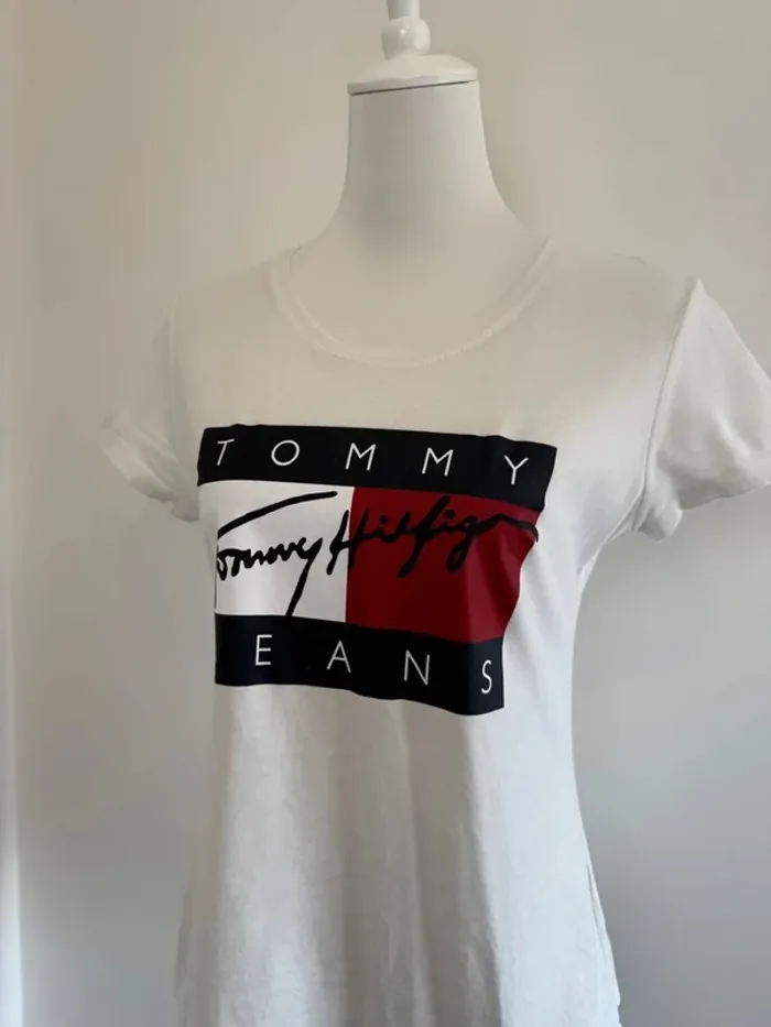 T-shirt Tommy Jeans femme blanc taille S très bon état - photo numéro 2