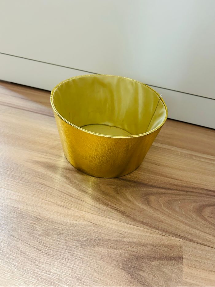 Petit rangement doré