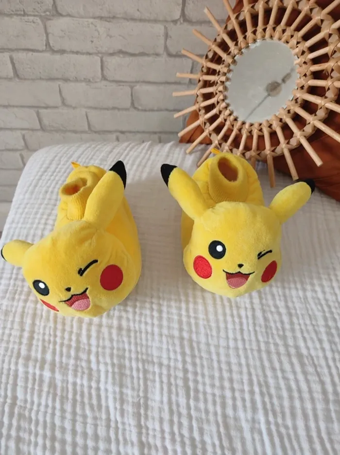 Chaussons 3D Pokémon Pikachu – Pointure 27