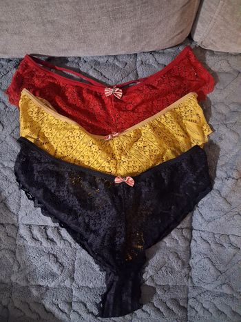 Strings dentelle