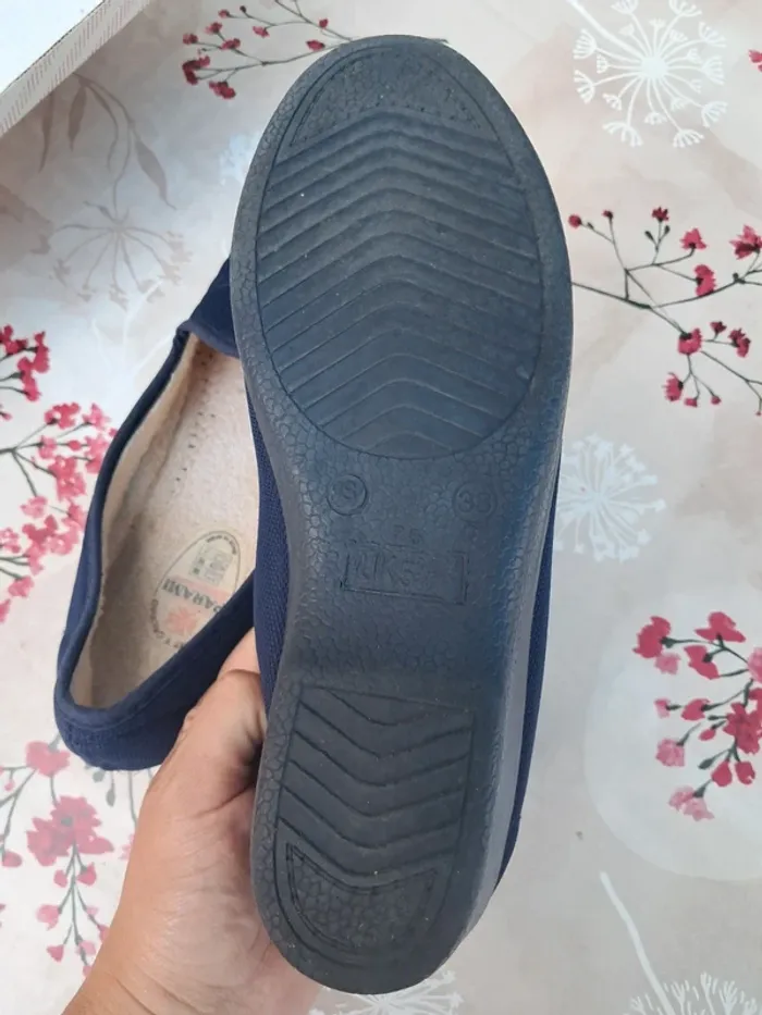 Beaux chaussons bleu marine avec détails supiqures et perles dorées - T38 - Parami - photo numéro 5
