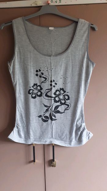 Débardeur fleurs neuf