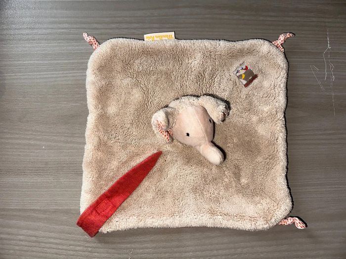 Doudou Plat Moulin Roty les Papoums Éléphant Attache Tétine Beige