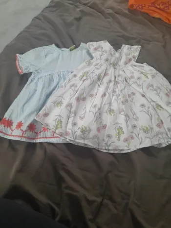 Lot de 2 robes fille 12 mois