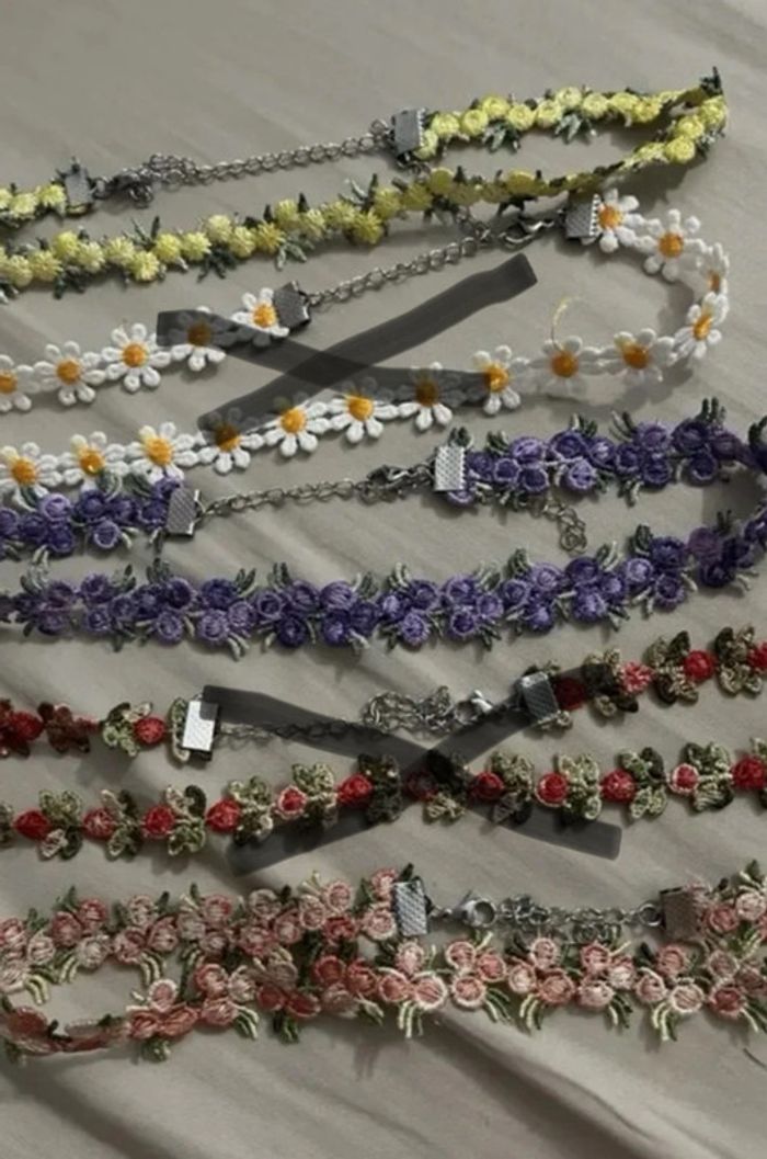 Collier ras de cou en crochet de fleurs bohème