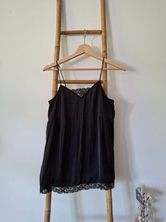Top fines Bretelles satin/dentelle Monoprix 38