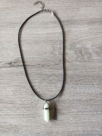 Collier pierre neuf