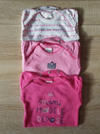Lot de 3 bodys Absorba - 6 mois
